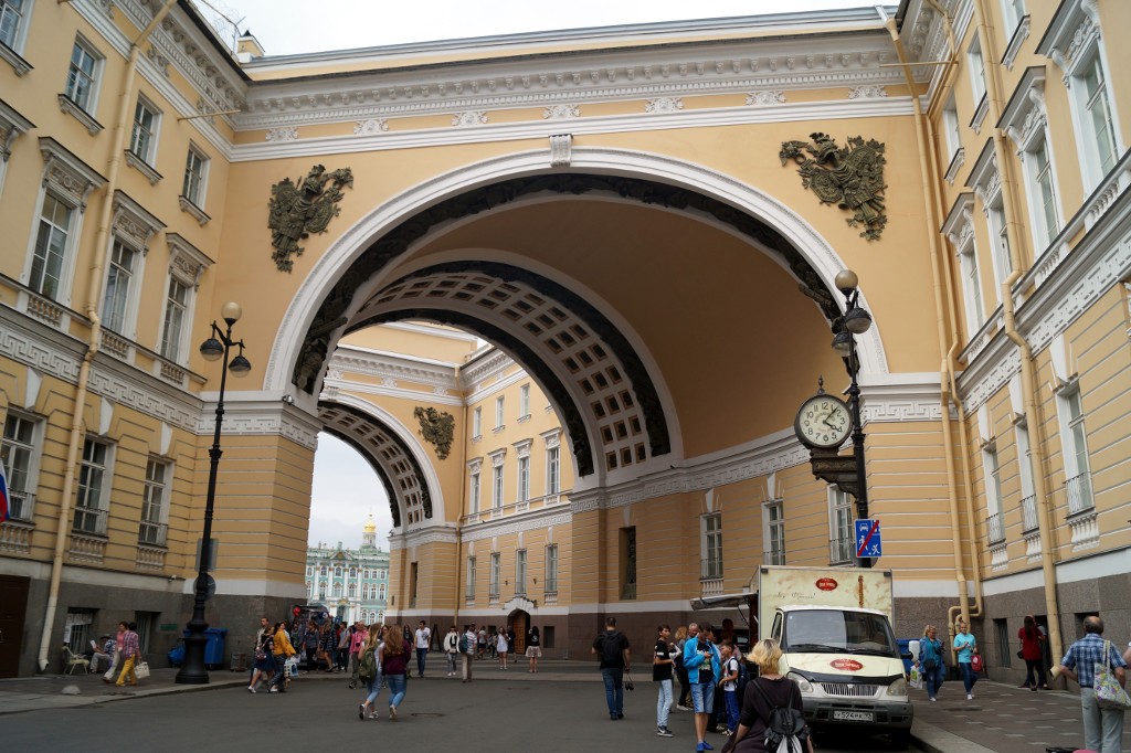 Арка на Невском 5